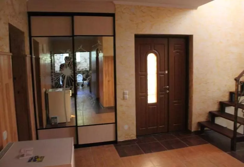 ホテル мандри