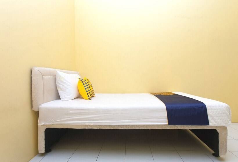 Hotel Spot On 2830 Azka Guest House Syariah