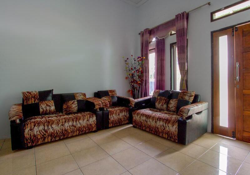 Hotel Oyo 2588 Pondok Romeo