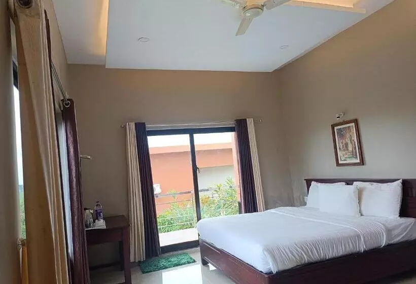 ホテル Ceecee Grand Resort