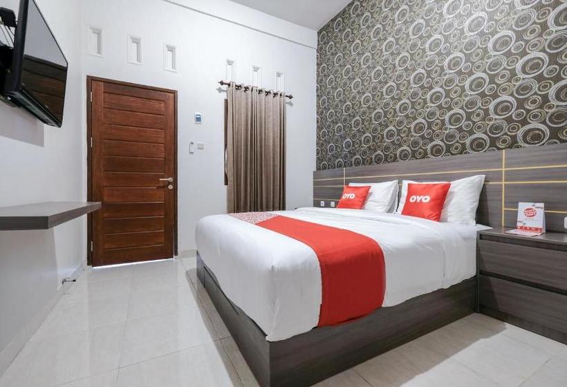 هتل Oyo 2587 Enfaza Guesthouse