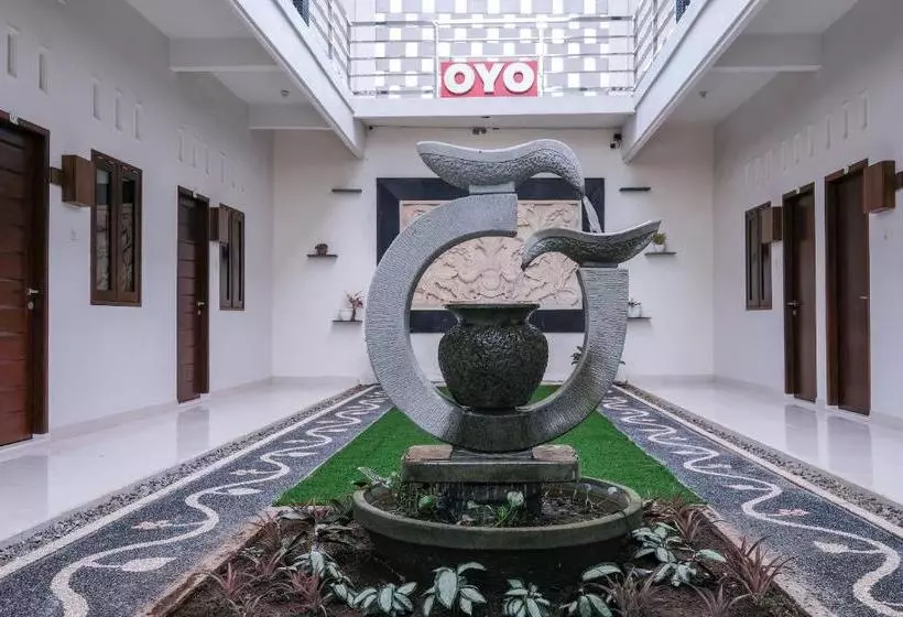 هتل Oyo 2587 Enfaza Guesthouse