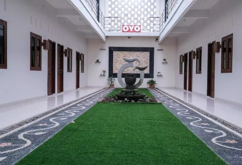 هتل Oyo 2587 Enfaza Guesthouse