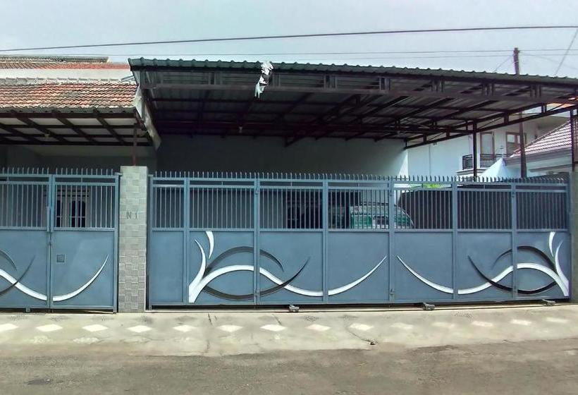 Hotel Oyo 2663 Jombang Permai Syariah Residence