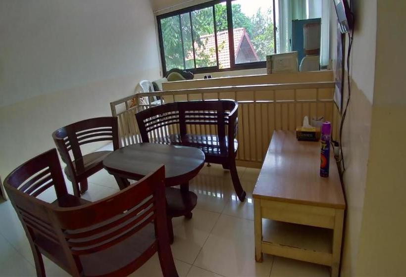 Hotel Oyo 2663 Jombang Permai Syariah Residence