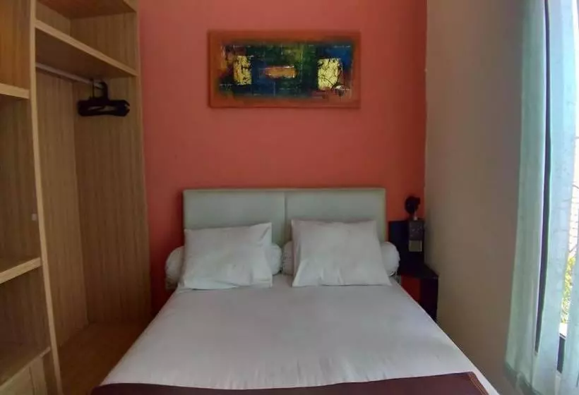 هتل Oyo 2663 Jombang Permai Syariah Residence