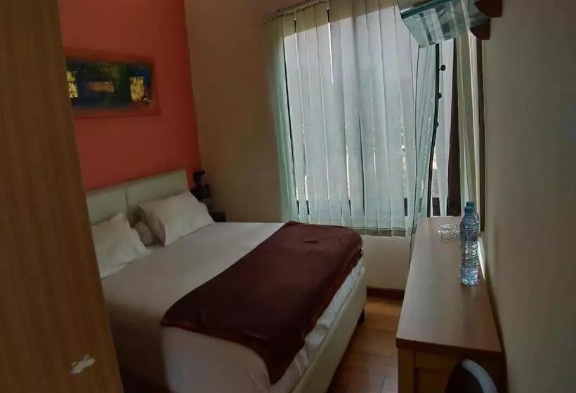 هتل Oyo 2663 Jombang Permai Syariah Residence