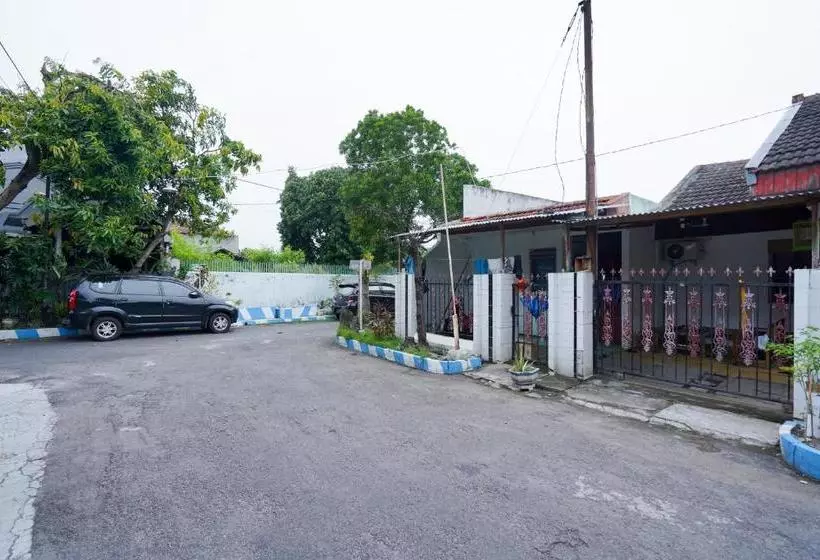 هتل Oyo 2663 Jombang Permai Syariah Residence