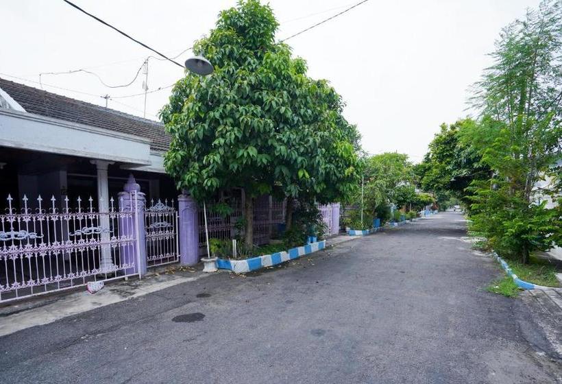 Hotel Oyo 2663 Jombang Permai Syariah Residence