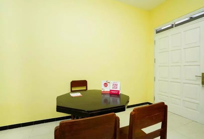 هتل Oyo 2663 Jombang Permai Syariah Residence