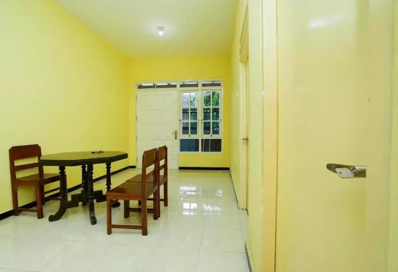 هتل Oyo 2663 Jombang Permai Syariah Residence