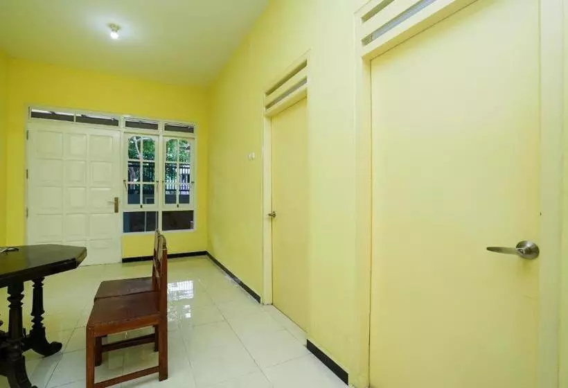 هتل Oyo 2663 Jombang Permai Syariah Residence