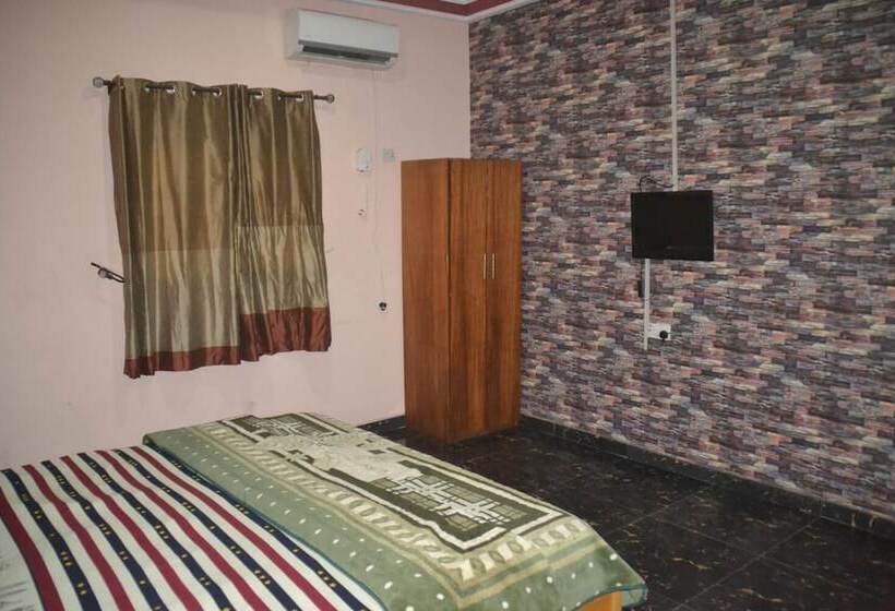 Evaville Hotel N Lounge