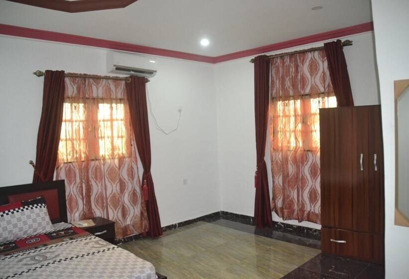 Evaville Hotel N Lounge