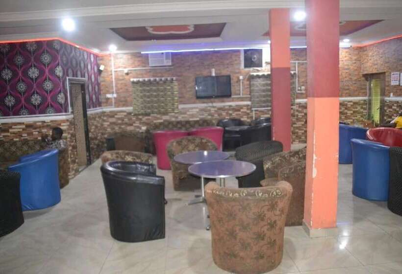 Evaville Hotel N Lounge