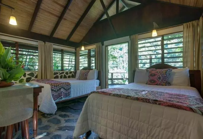 هتل Black Rock Lodge