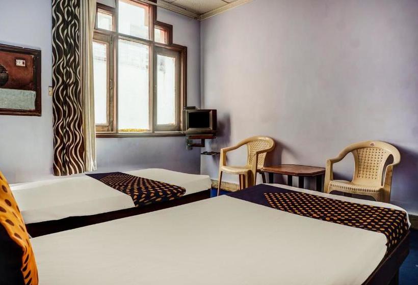 酒店 Spot On 30503 Skylark