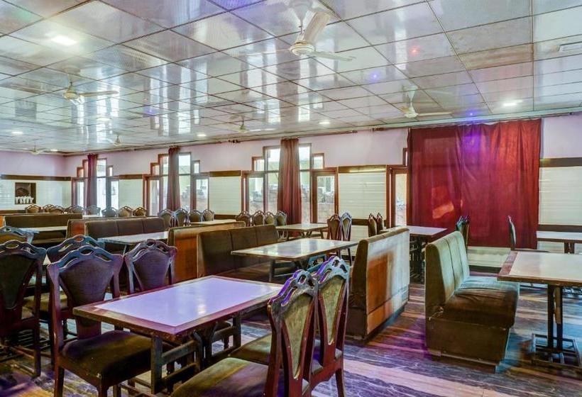 酒店 Spot On 30503 Skylark