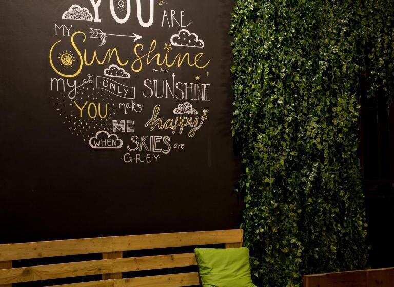 Tuk Tuk Hostel Negombo