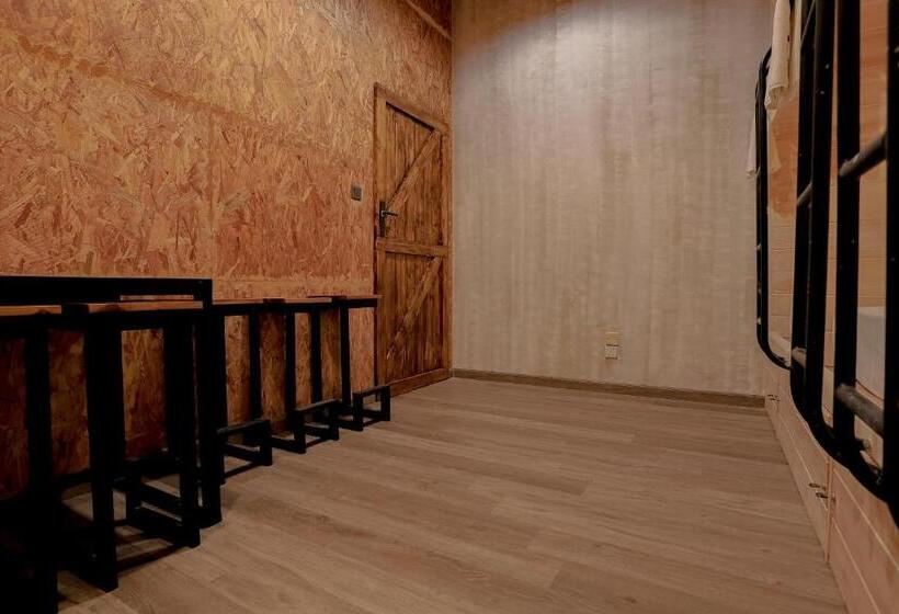 Tuk Tuk Hostel Negombo