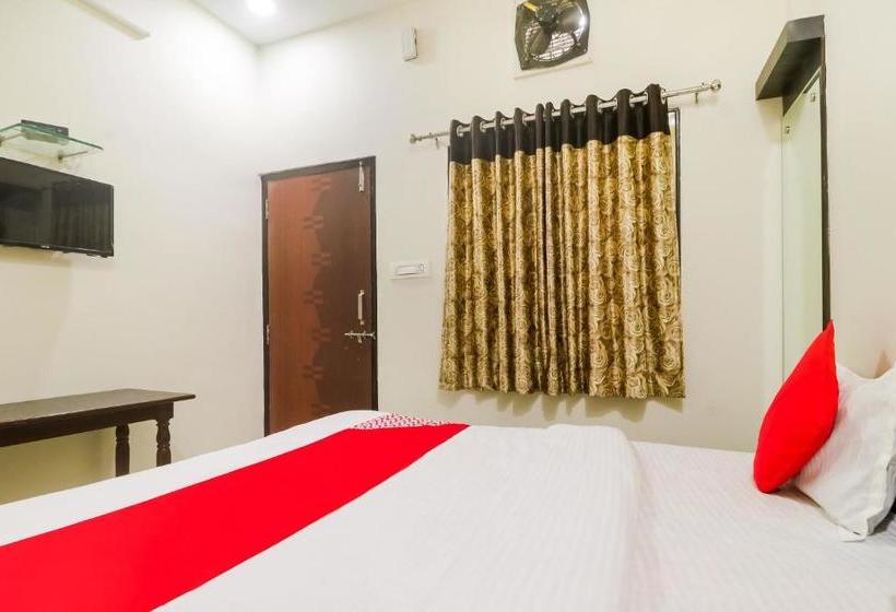 בית מלון כפרי Oyo 64987 Balaji Palace