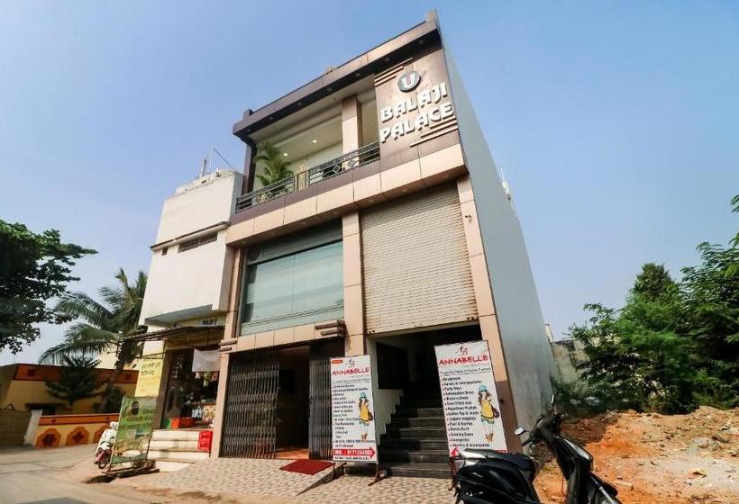 בית מלון כפרי Oyo 64987 Balaji Palace