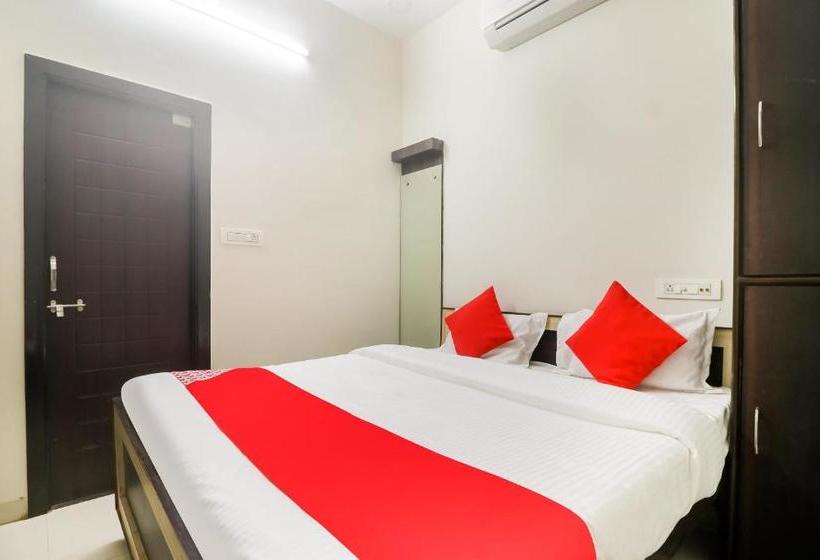 בית מלון כפרי Oyo 64987 Balaji Palace