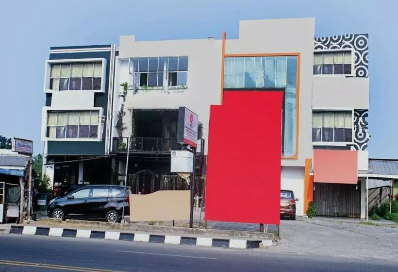 ホテル Spot On 2353 Wisma Hulubalang