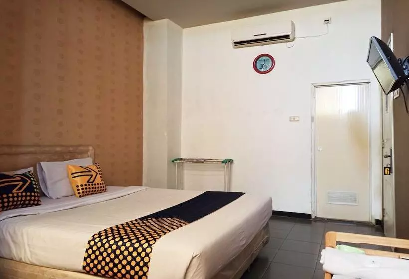 ホテル Spot On 2353 Wisma Hulubalang