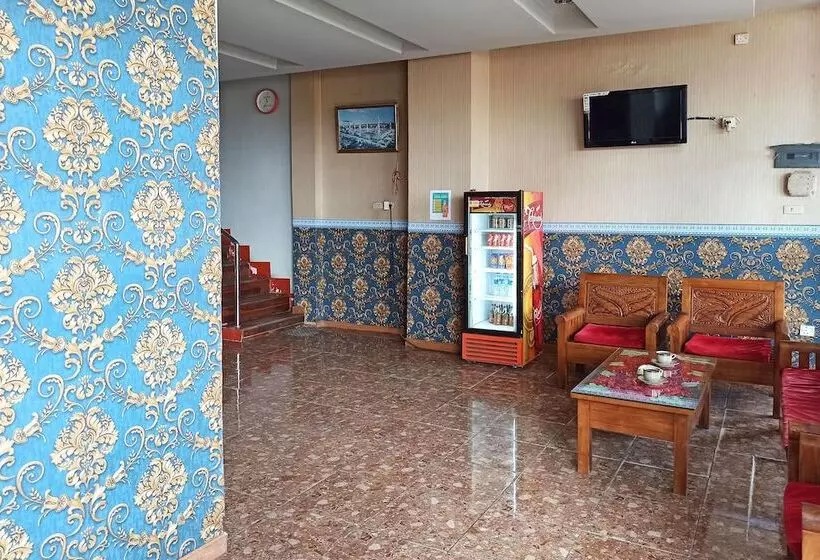 ホテル Spot On 2353 Wisma Hulubalang