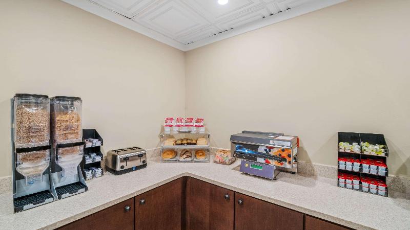 Clarion Hotel & Suites Fairbanks Near Ft Wainwright