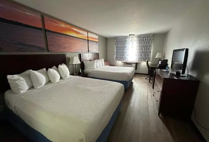 Отель Days Inn & Suites By Wyndham Stevens Point