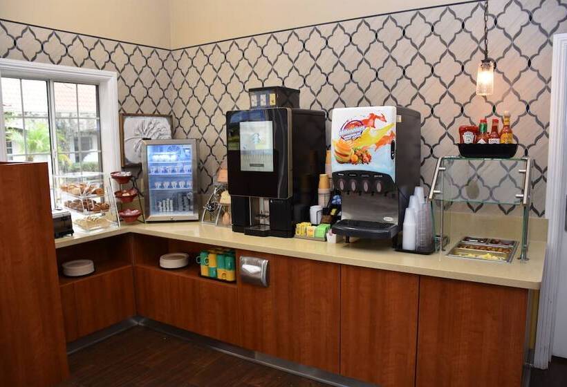 ホテル Dynasty Suites Redlands