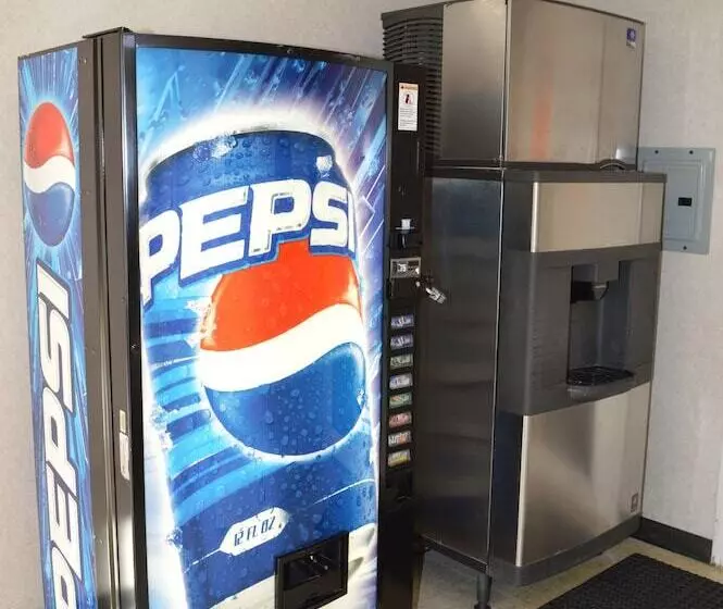 Отель Dynasty Suites Redlands