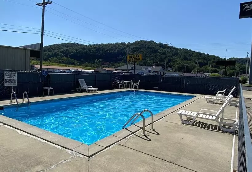 酒店 Riverfront Lodge