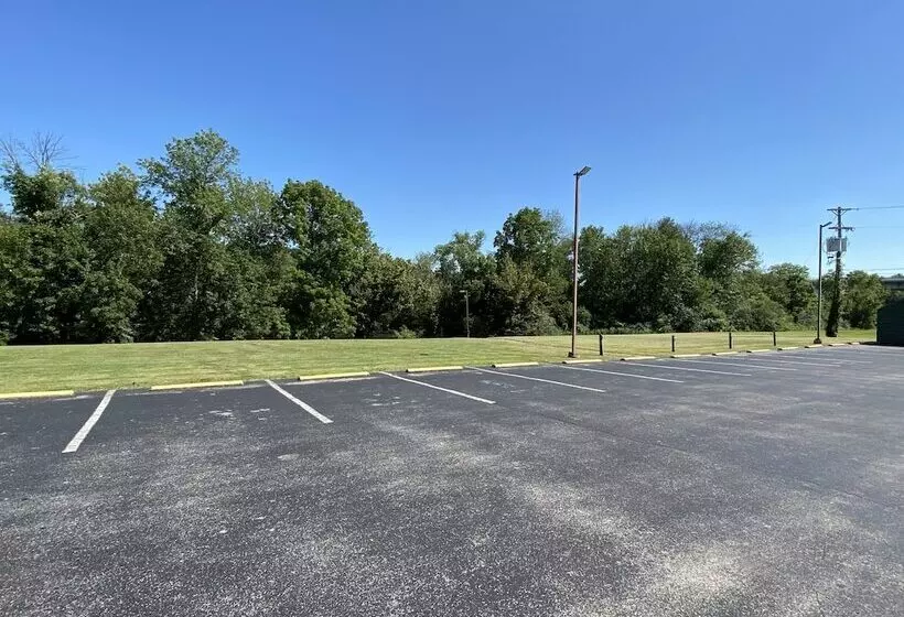 酒店 Riverfront Lodge