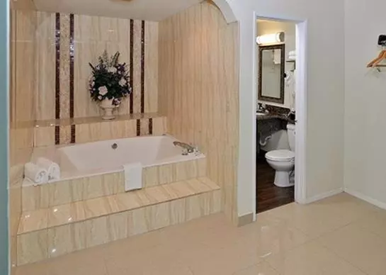 Szálloda Rodeway Inn & Suites