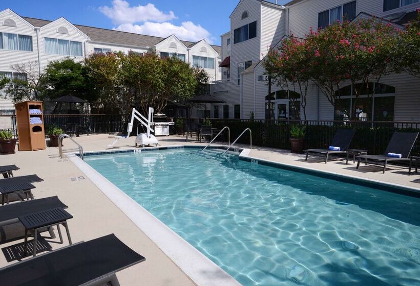 住所  Sonesta Es Suites Dallas Central Expressway