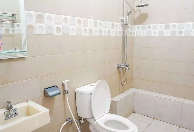 هتل Spot On 2053 Granada Syariah Home Stay