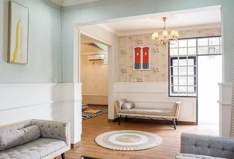 هتل Spot On 2053 Granada Syariah Home Stay