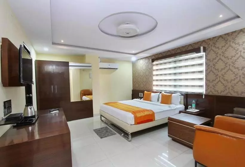 Hotelli Capital O 5381 The Emirates
