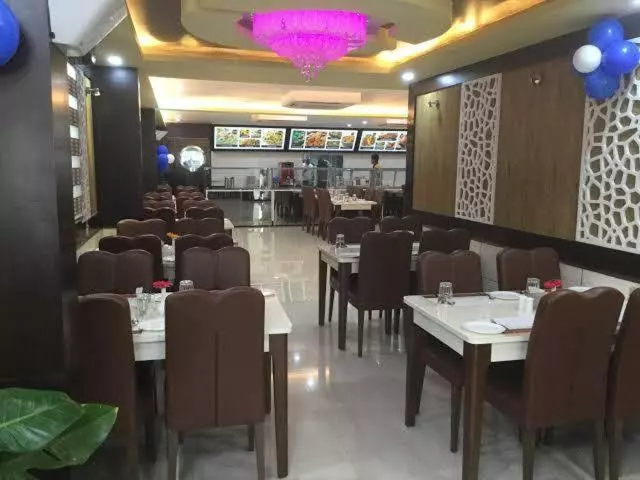 Hotelli Capital O 5381 The Emirates