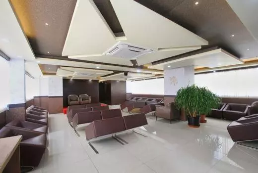 Hotelli Capital O 5381 The Emirates