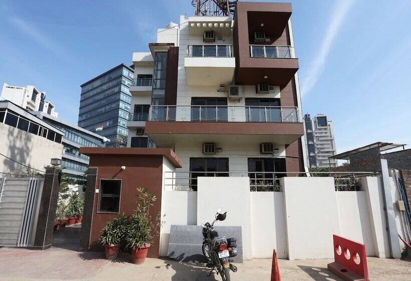 Hotel Capital O 29756 Golf View