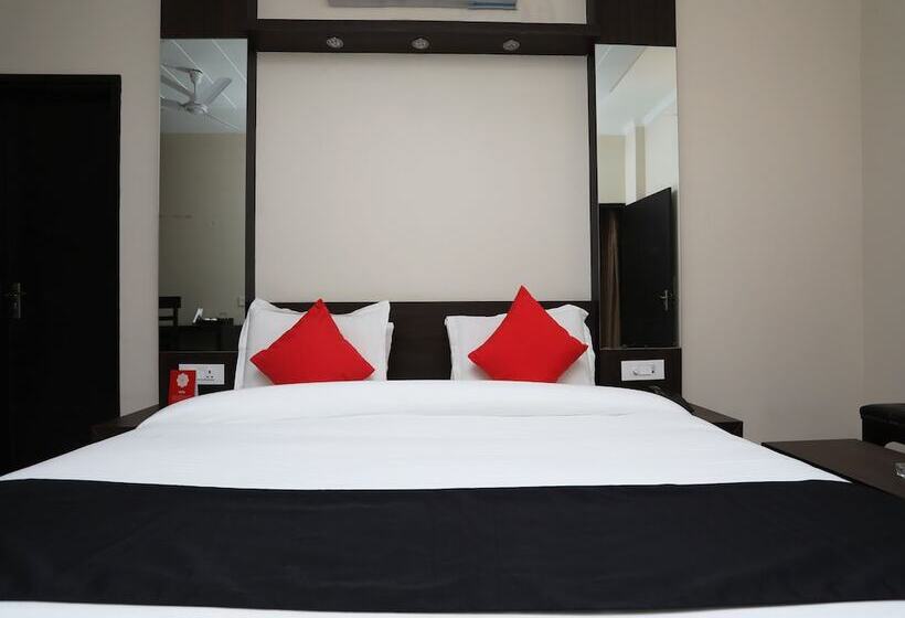 Hotel Capital O 29756 Golf View