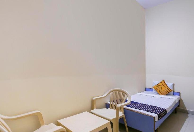 Отель Spot On 68002 Kasthabhanjan Guest House