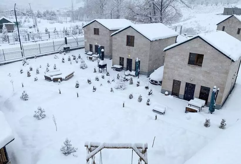 هتل Alaska Resort