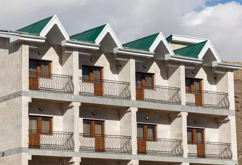 هتل Alaska Resort