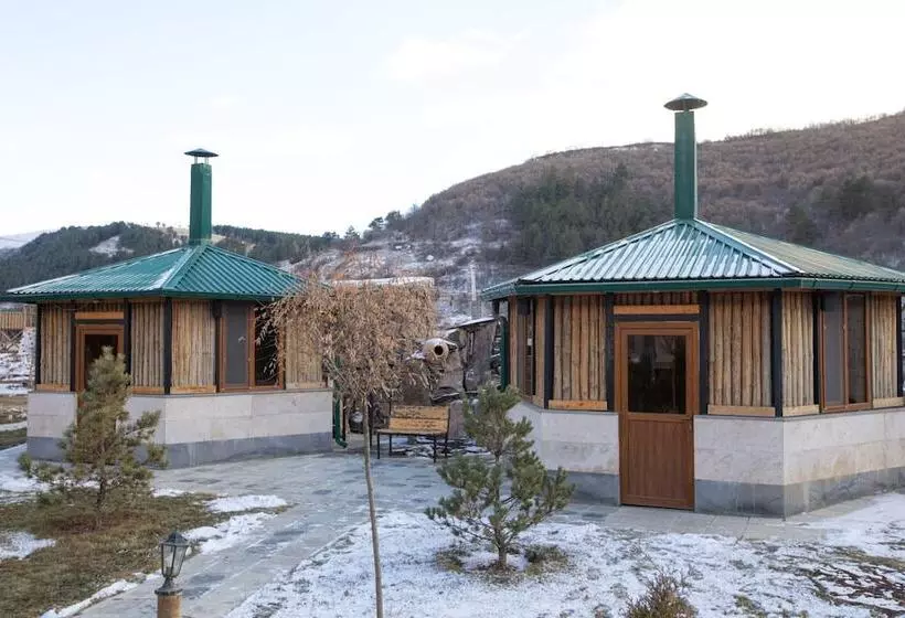 هتل Alaska Resort