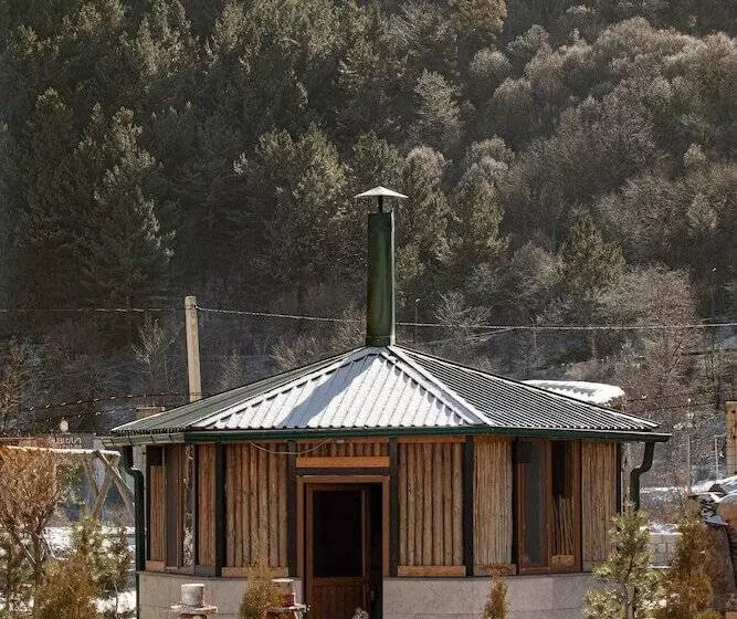 هتل Alaska Resort